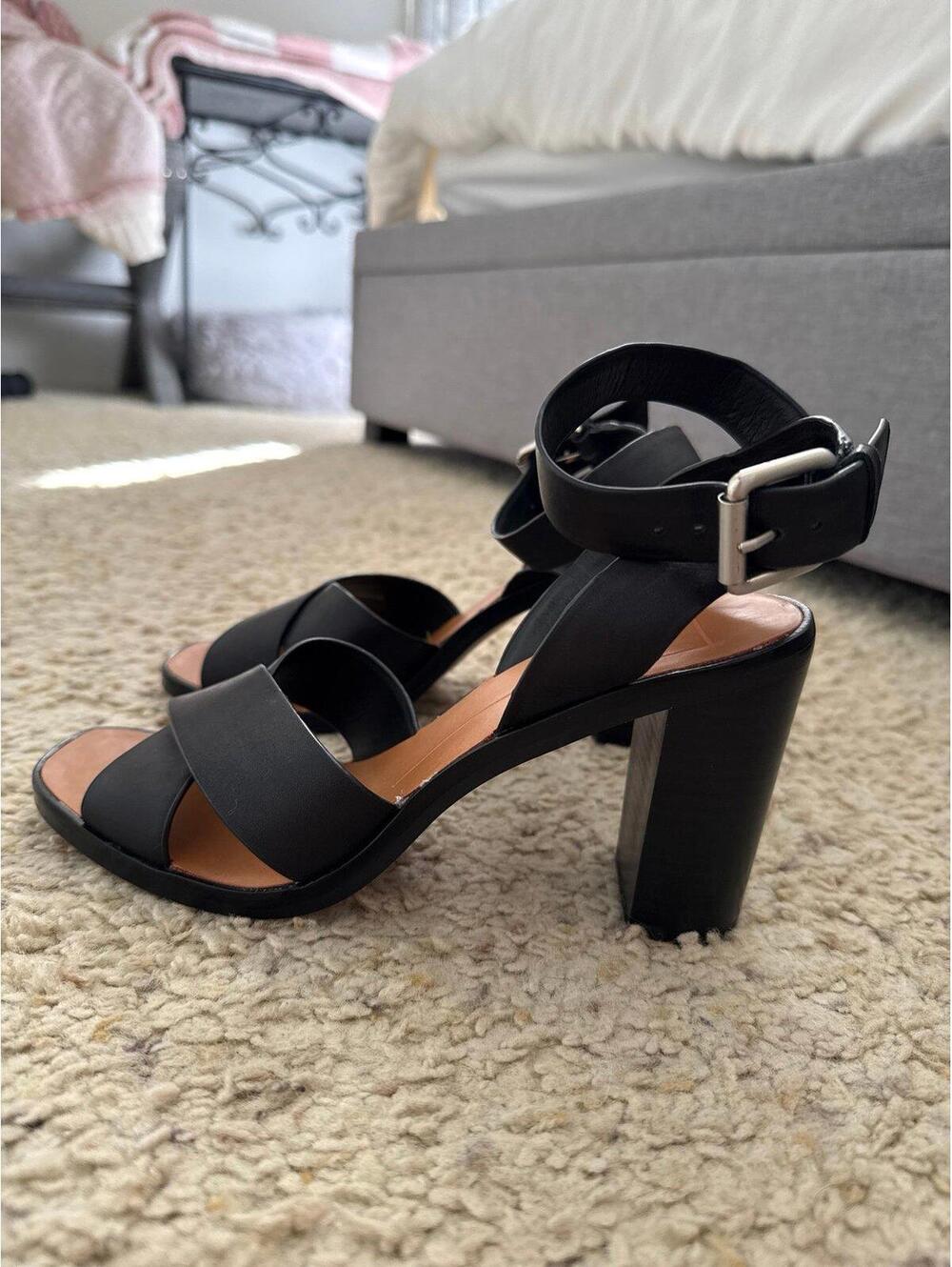 Dolce Vita Black Heeled Sandals Size 6.5